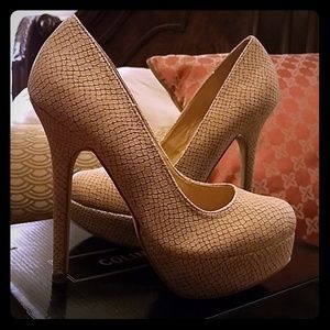 COLIN STUART 5" snake skin pattern heels
